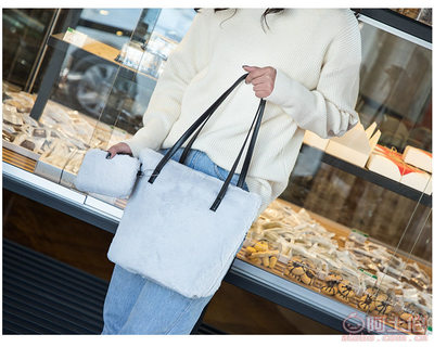 2017秋冬時尚新寵 歐美風毛毛手提單肩子母包套裝